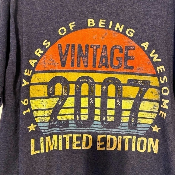 VINTAGE 2007 T-shirt, Limited edition, size tag has been cut out - Picture 1 of 3